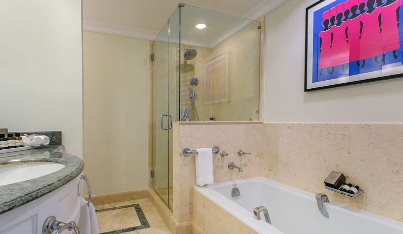 Fairmont Royal Pavilion Luxury Ocean Front bathroom 1